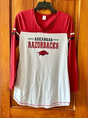 Arkansas Razorbacks Red & White Long Sleeve V-Neck Tee Size M
